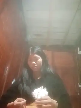 Snapshot of Amiluli chatting on 12-18-25, 12:53 Amiluli online show from 12-18-25, 12:53