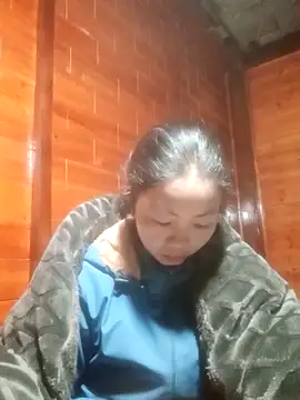 Snapshot of Amiluli chatting on 01-07-26, 05:12 Amiluli online show from 01-07-26, 05:12