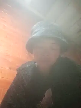 Snapshot of Amiluli chatting on 12-19-25, 10:12 Amiluli online show from 12-19-25, 10:12