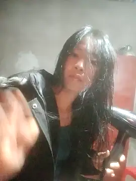 Snapshot of Amiluli chatting on 01-10-26, 02:23 Amiluli online show from 01-10-26, 02:23