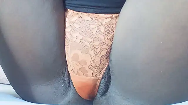 Minenhle-2001 online show from 01-12-26, 12:12