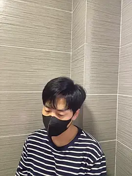 kimze7 online show from 04-12-26, 10:57