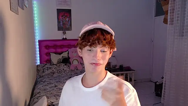 Snapshot of Dani_Dancer chatting on 12-20-25, 01:19 Dani Dancer online show from 12-20-25, 01:19