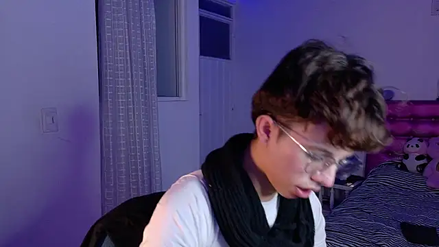 Snapshot of Dani_Dancer chatting on 02-11-26, 01:05 Dani Dancer online show from 02-11-26, 01:05