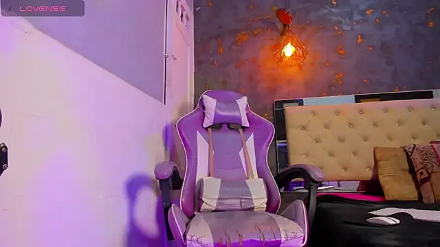 Snapshot of Aliice_james chatting on 02-14-26, 08:09 Aliice james online show from 02-14-26, 08:09