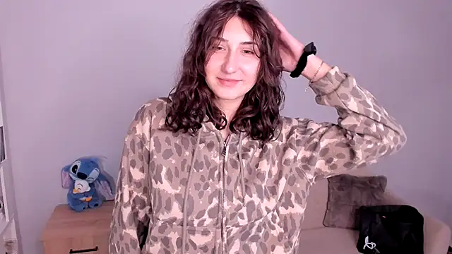 Snapshot of TariLechliter chatting on 12-21-25, 03:47 TariLechliter online show from 12-21-25, 03:47