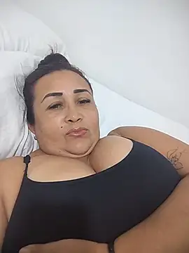 Nini Love  online show from 05-10-26, 04:05