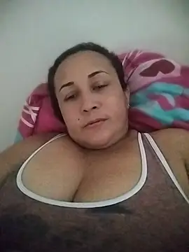 Nini Love  online show from 05-18-26, 04:34