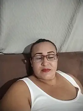 Nini Love  online show from 04-11-26, 02:19