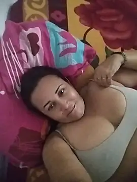 Nini Love  online show from 05-18-26, 04:01