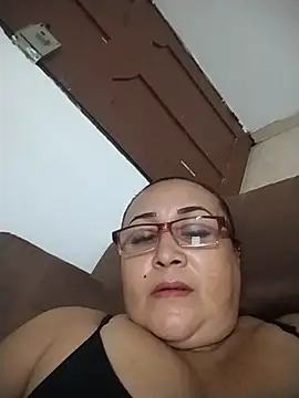 Nini Love  online show from 04-10-26, 03:35