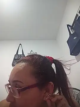 Nini Love  online show from 03-09-26, 04:05