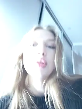 Snapshot of findwayout chatting on 12-20-25, 01:03 findwayout online show from 12-20-25, 01:03