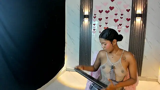 Snapshot of CaramelDesire chatting on 02-26-26, 12:10 CaramelDesire online show from 02-26-26, 12:10