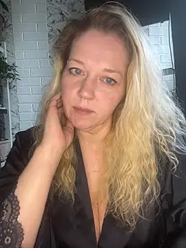 JenniferCarmen online show from 05-16-26, 06:34