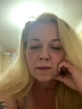 JenniferCarmen online show from 12-21-25, 01:24