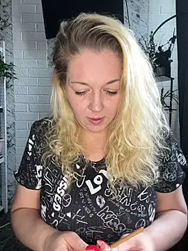 JenniferCarmen online show from 04-23-26, 01:56
