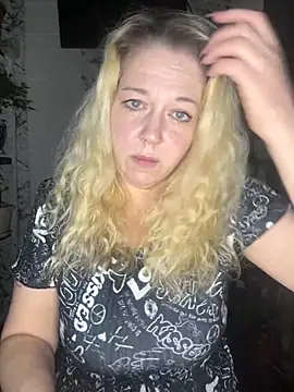 JenniferCarmen online show from 04-07-26, 01:46