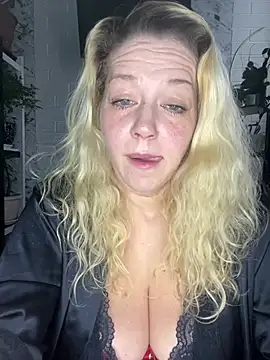 JenniferCarmen online show from 04-04-26, 12:17