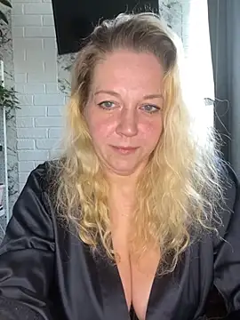 JenniferCarmen online show from 05-12-26, 01:13