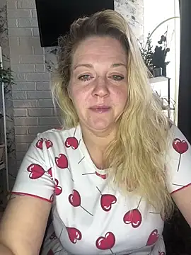 JenniferCarmen online show from 04-29-26, 02:16