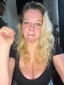 JenniferCarmen online show from 05-24-26, 01:49