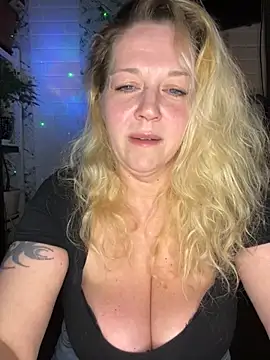 JenniferCarmen online show from 05-12-26, 03:40