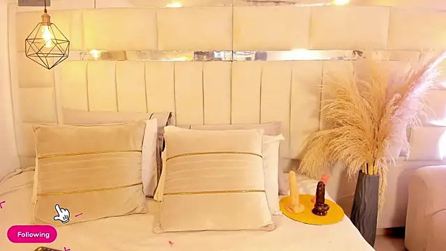 Im TaraBlack online show from 12-22-25, 04:34