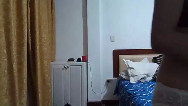 Snapshot of Hot_Contrasts chatting on 03-14-26, 03:12 Hot Contrasts online show from 03-14-26, 03:12