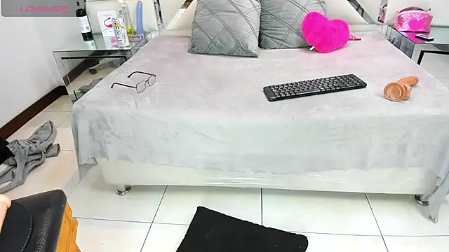 IssysLeBlanc online show from 03-01-26, 07:08