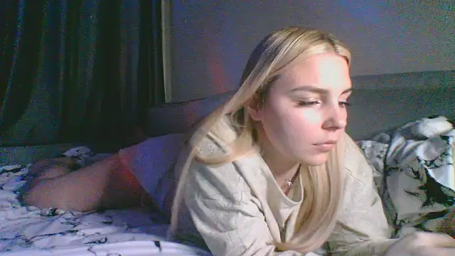 Snapshot of kit_katiki1 chatting on 12-14-25, 06:57 kit katiki1 online show from 12-14-25, 06:57