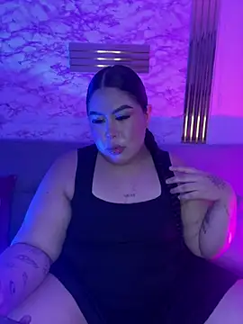 Mia Carters online show from 05-13-26, 01:34