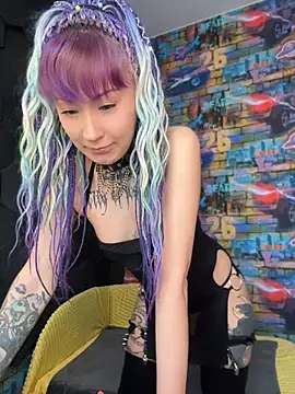 Tattoo  Moon online show from 04-30-26, 08:32