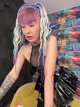 Tattoo  Moon online show from 05-05-26, 06:05