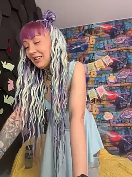 Tattoo  Moon online show from 04-13-26, 12:03