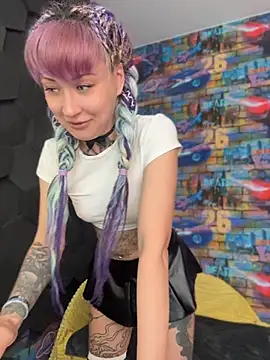 Tattoo  Moon online show from 05-18-26, 04:07