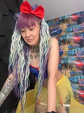 Tattoo  Moon online show from 05-14-26, 12:18