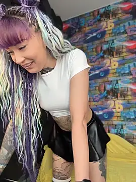 Tattoo  Moon online show from 05-28-26, 01:24