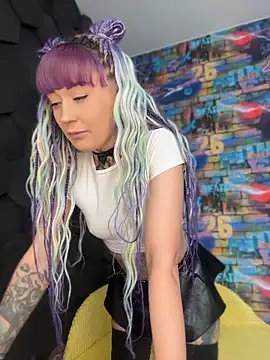 Tattoo  Moon online show from 06-05-26, 12:15