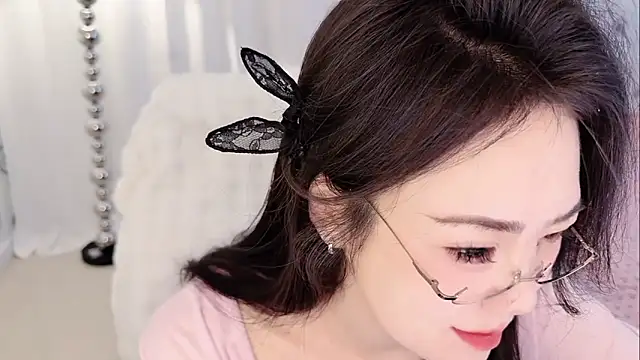 yuanbao8888 online show from 12-18-25, 01:00