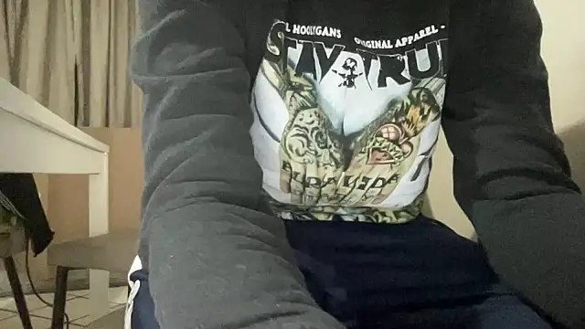 Snapshot of ludooo899 chatting on 02-15-26, 11:20 ludooo899 online show from 02-15-26, 11:20