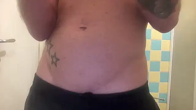 Snapshot of ludooo899 chatting on 02-14-26, 02:56 ludooo899 online show from 02-14-26, 02:56