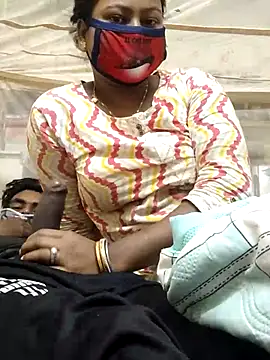 Cute-couple-2 online show from 12-22-25, 12:22