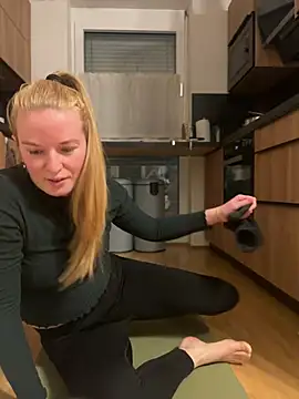 Annas G online show from 01-08-26, 07:42