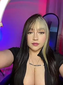 Daniela ruizz online show from 04-24-26, 10:01