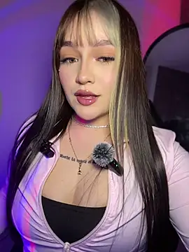 Daniela ruizz online show from 04-22-26, 11:33