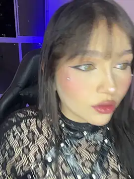 Snapshot of Daniela_ruizz chatting on 01-12-26, 04:08 Daniela ruizz online show from 01-12-26, 04:08