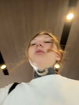 Snapshot of FionaMurr chatting on 02-19-26, 04:20 FionaMurr online show from 02-19-26, 04:20