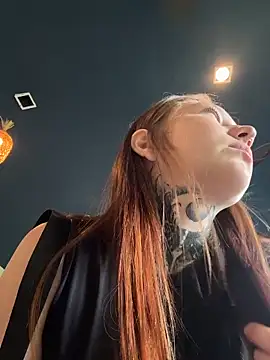 Snapshot of FionaMurr chatting on 02-26-26, 04:45 FionaMurr online show from 02-26-26, 04:45