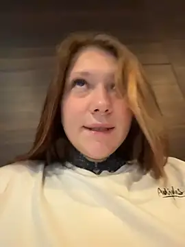 Snapshot of FionaMurr chatting on 02-14-26, 05:07 FionaMurr online show from 02-14-26, 05:07